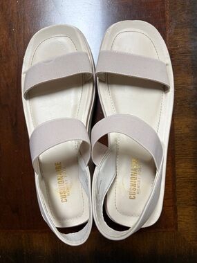 Women's Elastic Strap Sandals in Light Beige